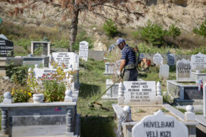 “ÖLÜSÜNE SAYGI OLMAYANIN DİRİSİNE DE SAYGISI OLMAZ”