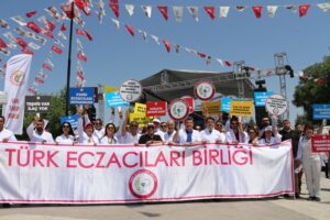 ECZACILAR MİTİNGE HAZIRLANIYOR KÜTAHYA’DAN BİN KİŞİ KATILACAK