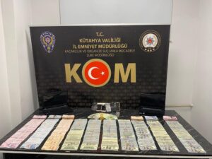 Kütahya Merkezli ‘Gazi Turgut Aslan Mahrem Kurye’ Kod Adlı FETÖ Operasyonu 32’Sİ KADIN 61 ŞÜPHELİ YAKALANDI