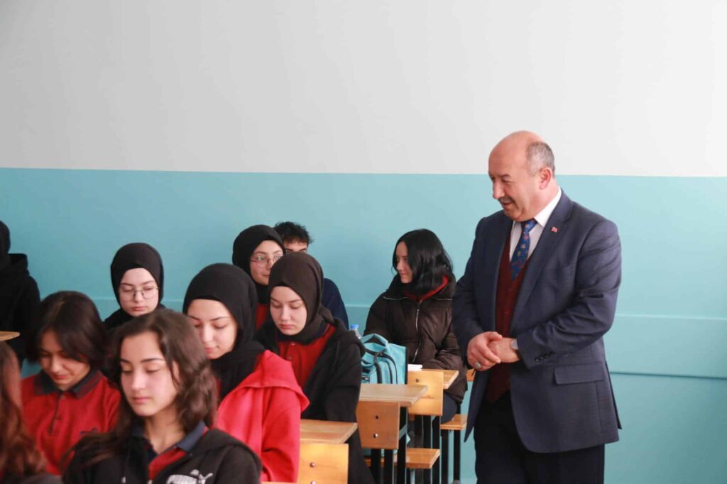 Fatih Anadolu Lisesi öğrenciler