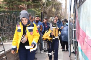 23 SAĞLIK PERSONELİ DAHA UĞURLANDI