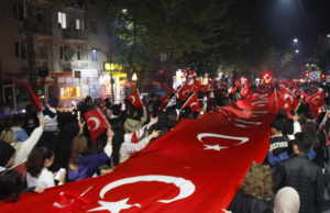 Uşak’ta “Fener Alayı ve Gençlik Yürüyüşü” yapıldı