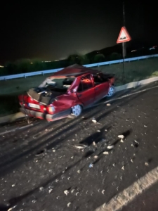 Denizli’de kamyonetle çarpışan otomobildeki 3 kişi öldü