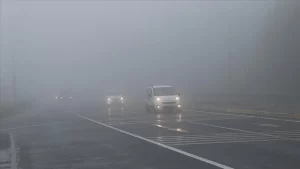 Bolu Dağı’nda sis ve sağanak görüş mesafesini düşürdü