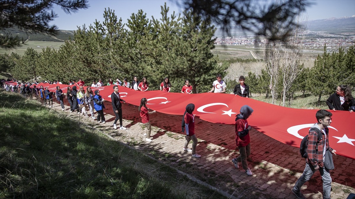 Erzurum’da bir araya gelen