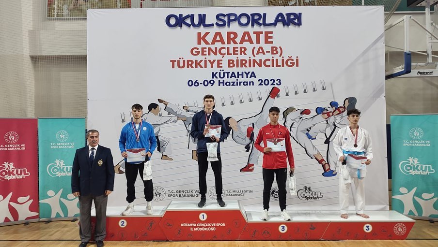 Kütahya’nın ev sahipliğinde 53 farklı şehirden 450 sporcunun katıldığı Türkiye Final Müsabakalarında dereceye giren sporculara ödülleri verildi. 