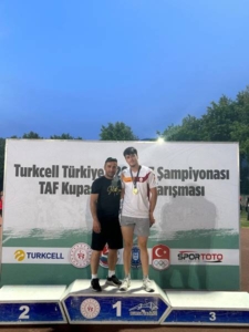 Kütahyalı sporcu uzun atlamada Türkiye şampiyona