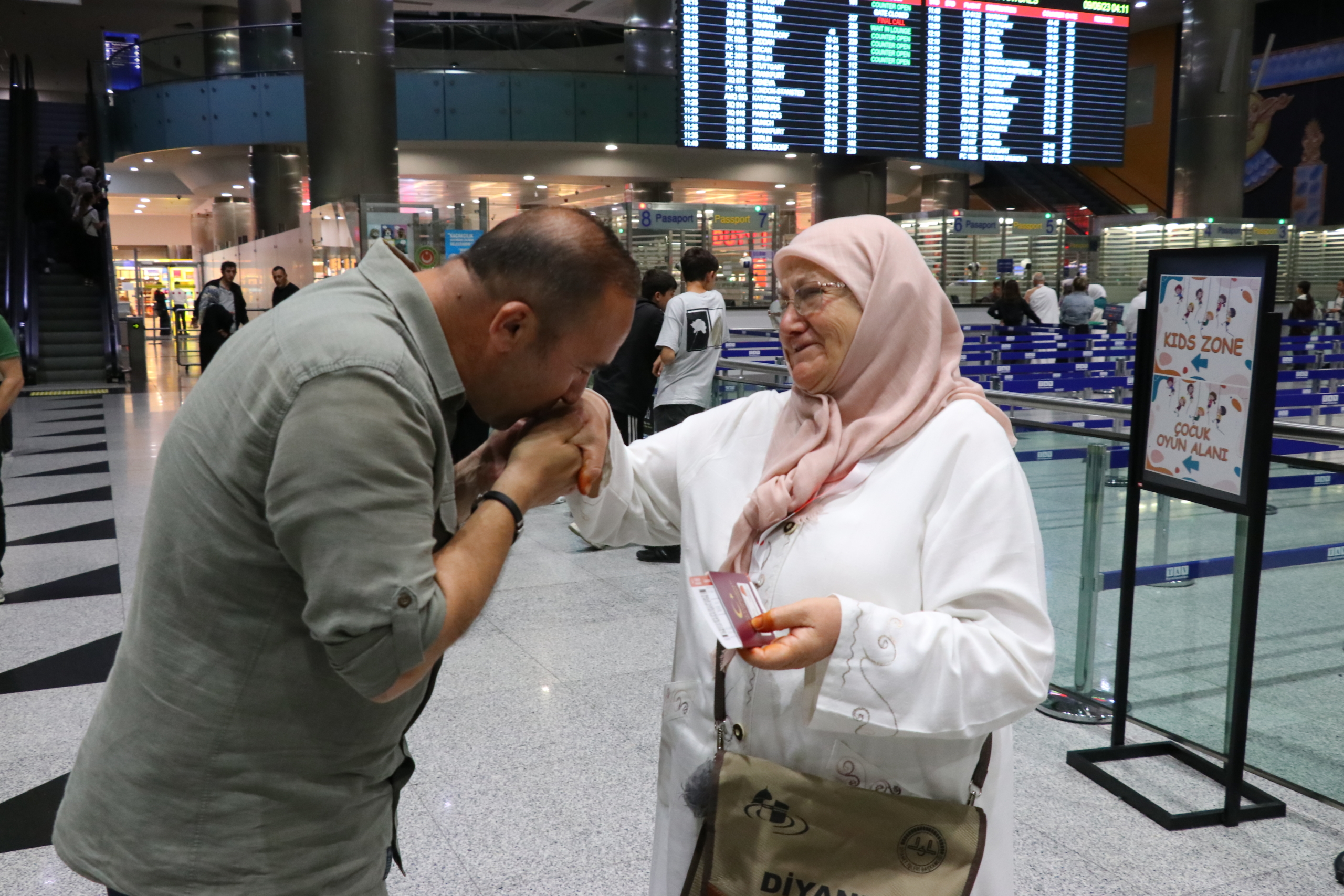 İzmir’de iki gruptan oluşan