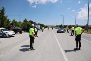 Afyonkarahisar Vali Vekili Ali Rıza Çalışır, trafik denetimine katıldı