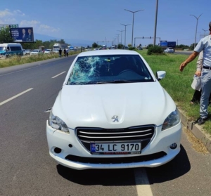 Manisa’da otomobilin çarptığı yaya hayatını kaybetti, oğlu ağır yaralandı