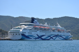 “Crown İris” kruvaziyeri 1580 İsrailli turistle Marmaris’e geldi