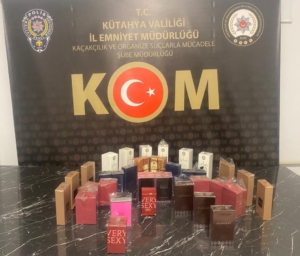 Gümrük kaçağı parfümler yakalandı