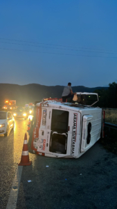 İzmir-Aydın Otoyolu’ndaki zincirleme kazada 6 kişi yaralandı