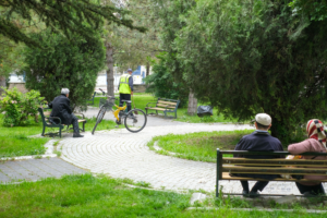 Kütahya’da park ve bahçelerde temizlik çalışmaları sürüyor