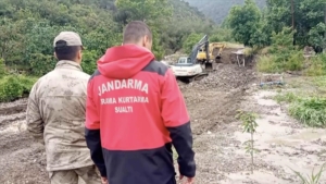 Amasya’da sele kapılan kişiyi arama çalışmaları sürüyor