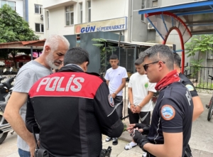 Denizli’de çocukların saatini gasbeden 3 zanlı yakalandı