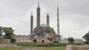 Restorasyondaki Selimiye Camisi’nde ana kubbe çalışmaları bitti