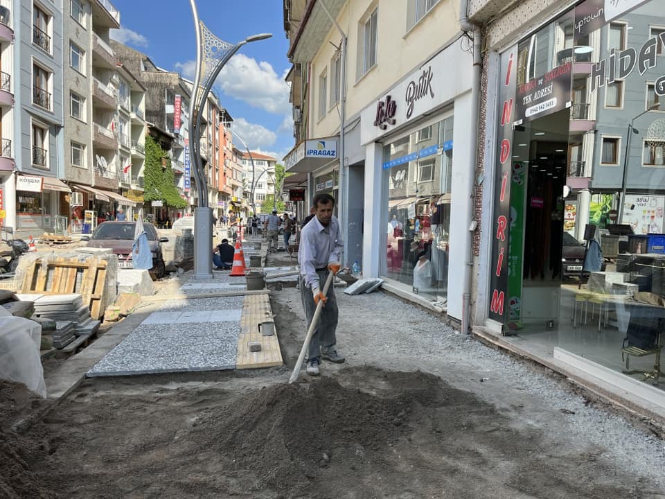 Kütahya’nın Simav ilçesinde alt yapı çalışmaları son hızıyla devam ediyor.