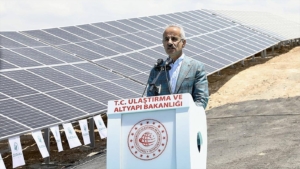 Bakan Uraloğlu, Van’da güneş enerjisi santralinin açılışını yaptı