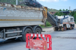 Asfalt çalışmaları tüm hızıyla sürüyor