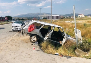 Denizli’de iki otomobilin çarpışması sonucu 3 kişi yaralandı