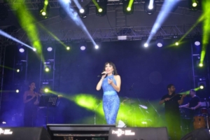 Gediz’de Burcu Güneş’ten harika konser