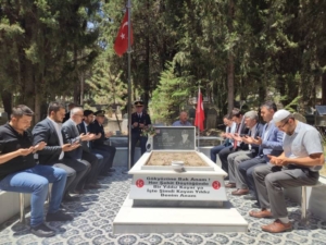 Gediz’de 15 temmuz nedeniyle şehitlikler ziyaret edildi