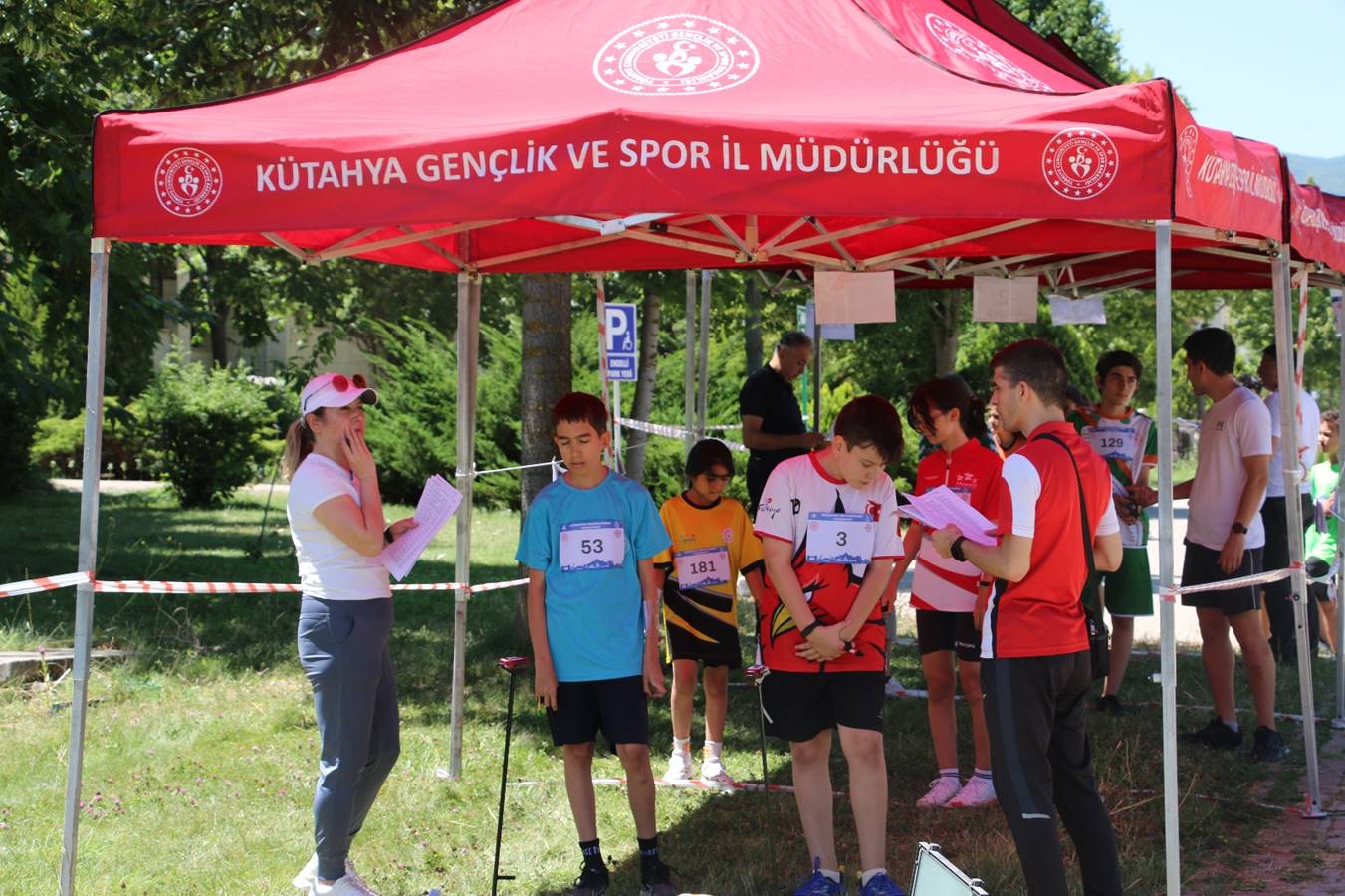 Kütahya’da 13 ilden 194 Oryantiring sporcusu ter döküyor