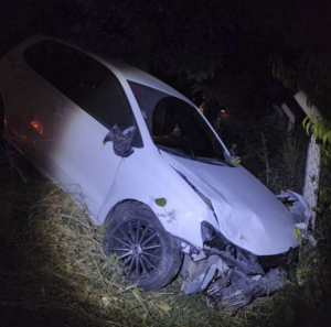 Uşak’ta şarampole düşen otomobilin sürücüsü yaralandı