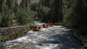 Van’da Doğaseverler Müküs Çayın’da rafting yaptılar