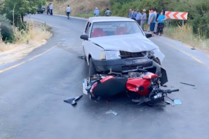 Aydın’da otomobille motosikletin çarpıştığı kazada 3 kişi yaralandı