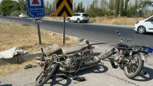 Afyonkarahisar’da iki motosikletin çarpıştı