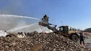 Kahramanmaraş’ta geri dönüşüm fabrikasında yangın çıktı