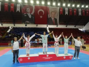 Kütahyalı minik taekwondocular yarıştı