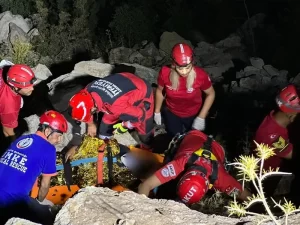 Muğla’da kayalıktan düşerek yaralanan kişi kurtarıldı