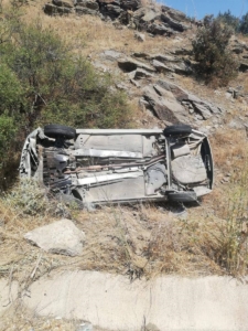 Uşak’ta şarampole devrilen otomobildeki çocuk yaralandı