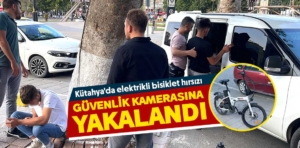 Kütahya’da elektrikli bisiklet hırsızı güvenlik kamerasına yakalandı