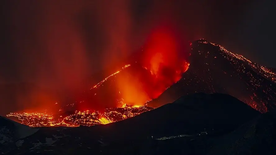 İtalya’nın güneyinde Etna Yanardağı’nda