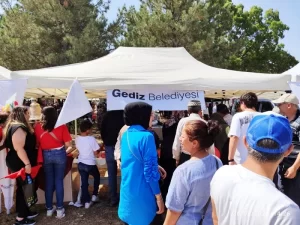 Gediz Belediyesi Zafertepeçalköy’de stant açtı