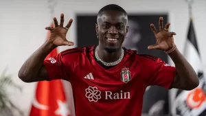 Beşiktaş’ın yeni transferi Eric Bailly formayı giydi