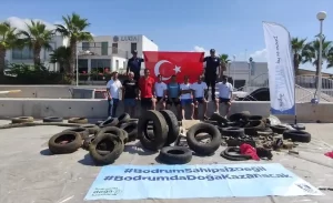 Bodrum’da deniz dibinden 2 tonu aşkın atık çıkarıldı