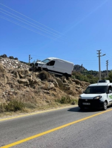 Bodrum’da domuza çarpan kamyonet kaza yaptı