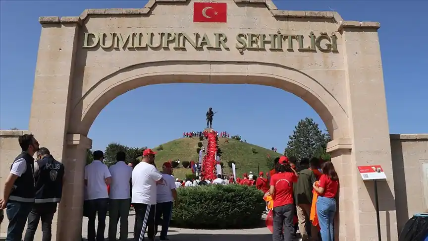 DUMLUPINAR ŞEHİTLİĞİ