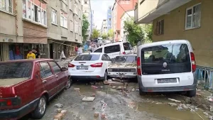 İstanbul’da selden etkilenen ailelere 15 bin lira yardım