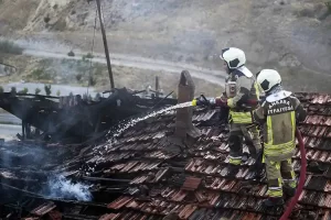 İtfaiyenin kadın kahramanları alev nöbetinde