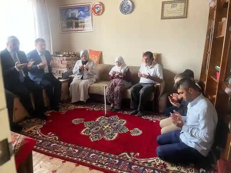 Kütahya Valisi Işın Şehidimizi unutmayacağız, yanınızdayız