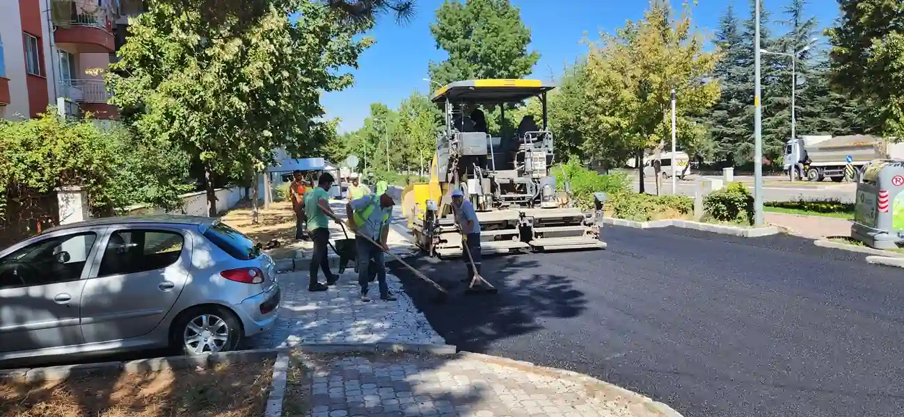 Kütahya’da asfaltlama çalışmaları 350 km’yi buldu