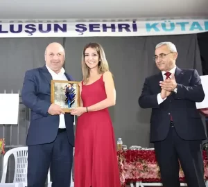 Kütahyalılar tiyatroda buluştu