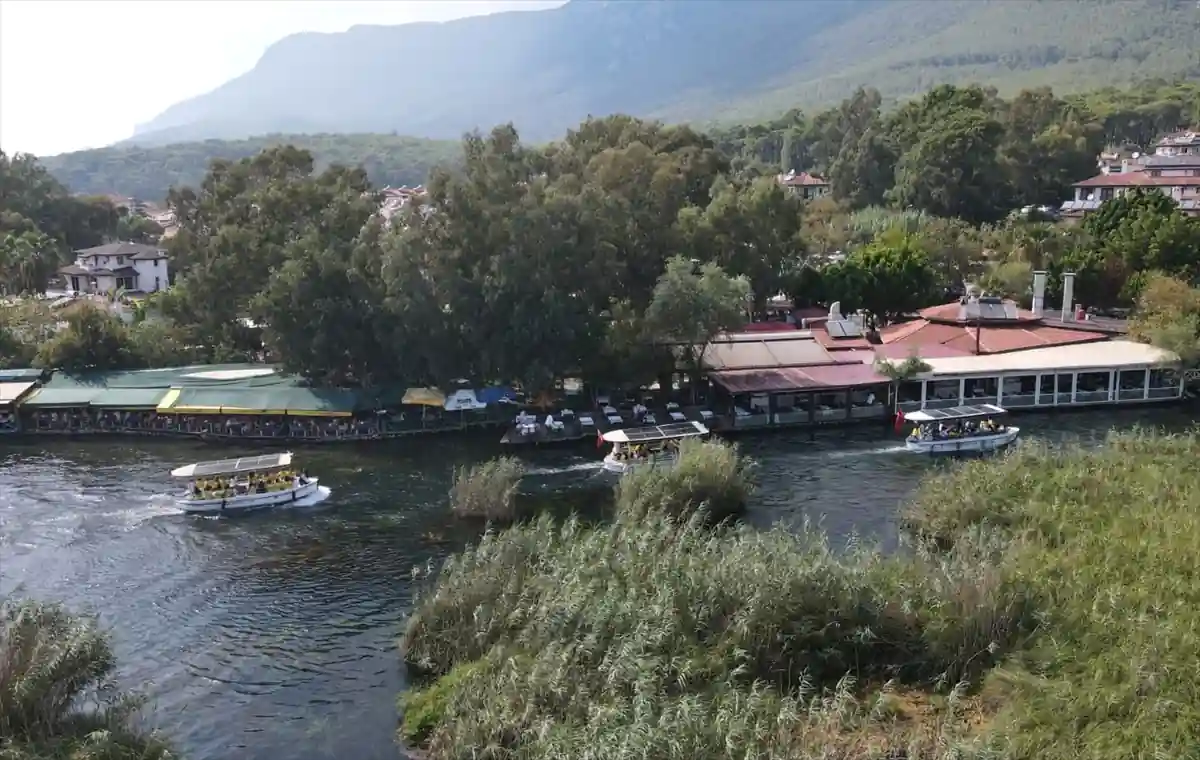 Muğla'da gençler kamp ateşinde buluştu