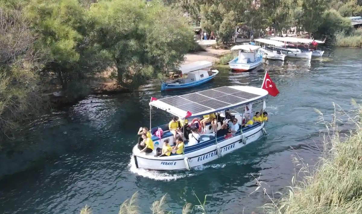 Muğla'da gençler kamp ateşinde buluştu